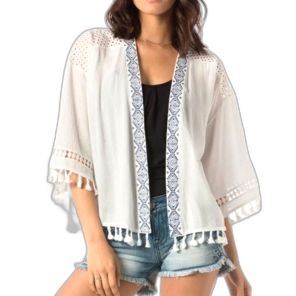 Miss Me White & Blue Embroidered & Fringed Open‎ Front Short Kimono Size Small